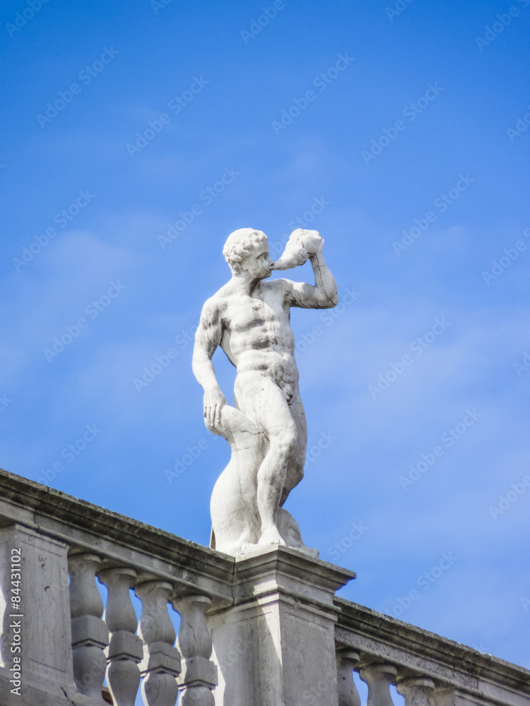 Naklejka premium statues in front of the Doges Palace (Palazzo ducale), St Mark's