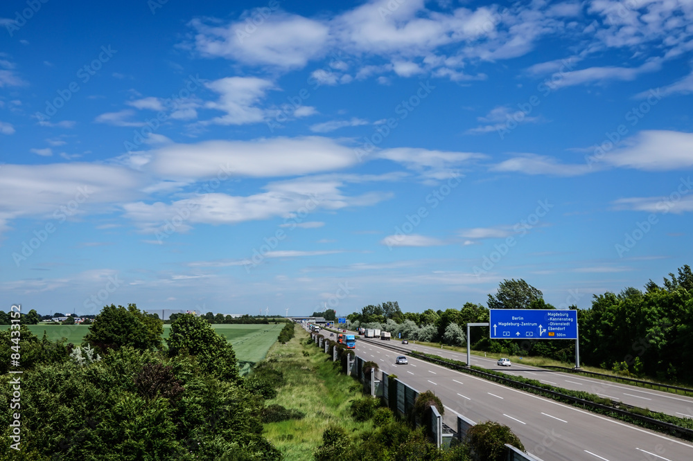 Landschaft mit Autobahn A2
