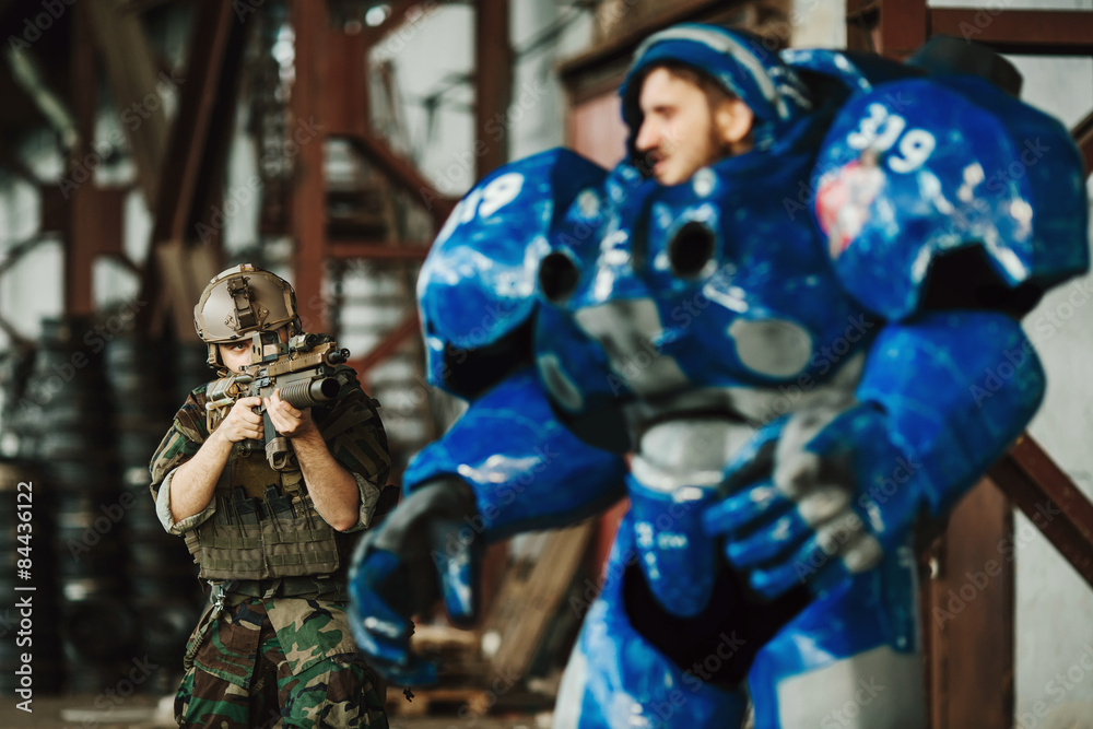 soldiers take aim at big fights robot