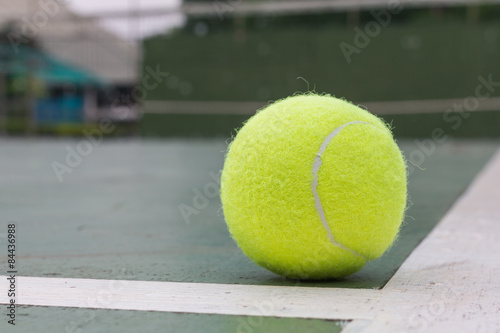 The tennis ball © AON