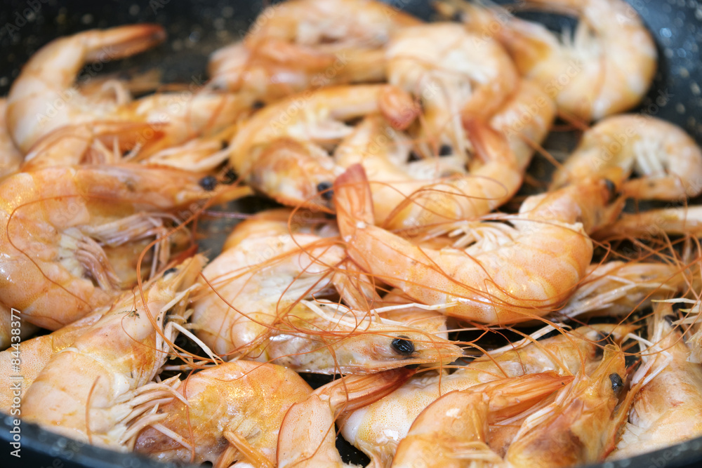 prawns in pan prawns in pan