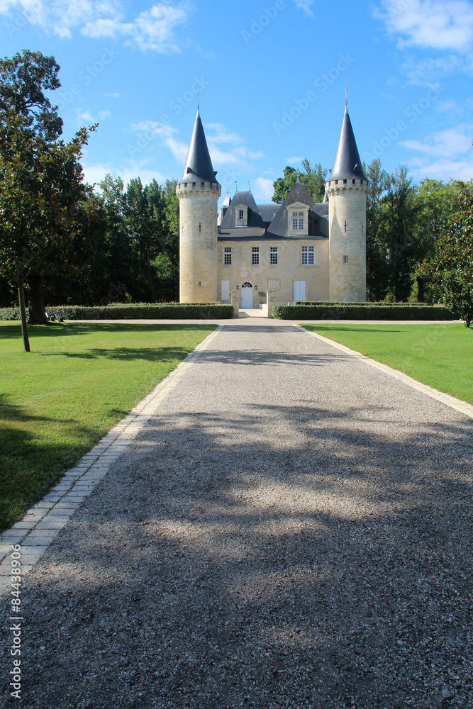 Camino del castillo Château d'Agassac (Ludon-Médoc - Francia) Camino del castillo Château d'Agassac (Ludon-Médoc - Francia)