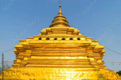 Golden pagoda in Wat Phra That Sri Jomthong in Chiangmai photo