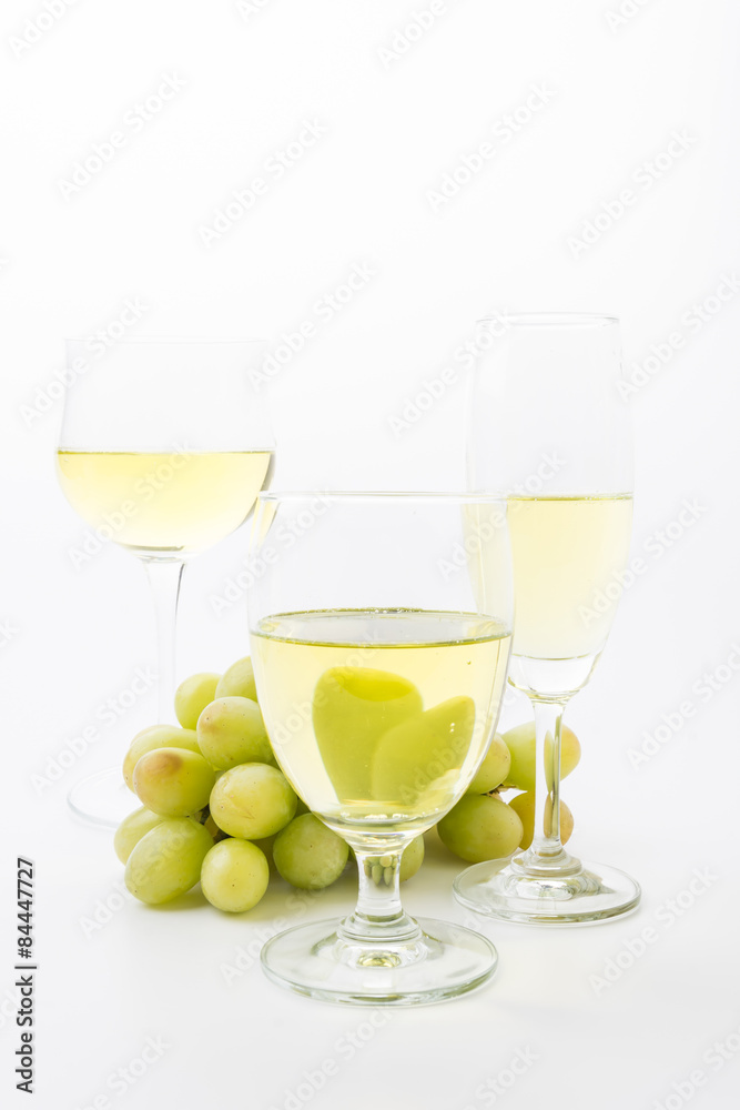 White wine and grapes White wine and grapes