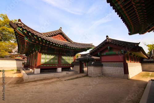 Korean style houses in Changdeokgung Palace in Seoul, Korea. © yo camon