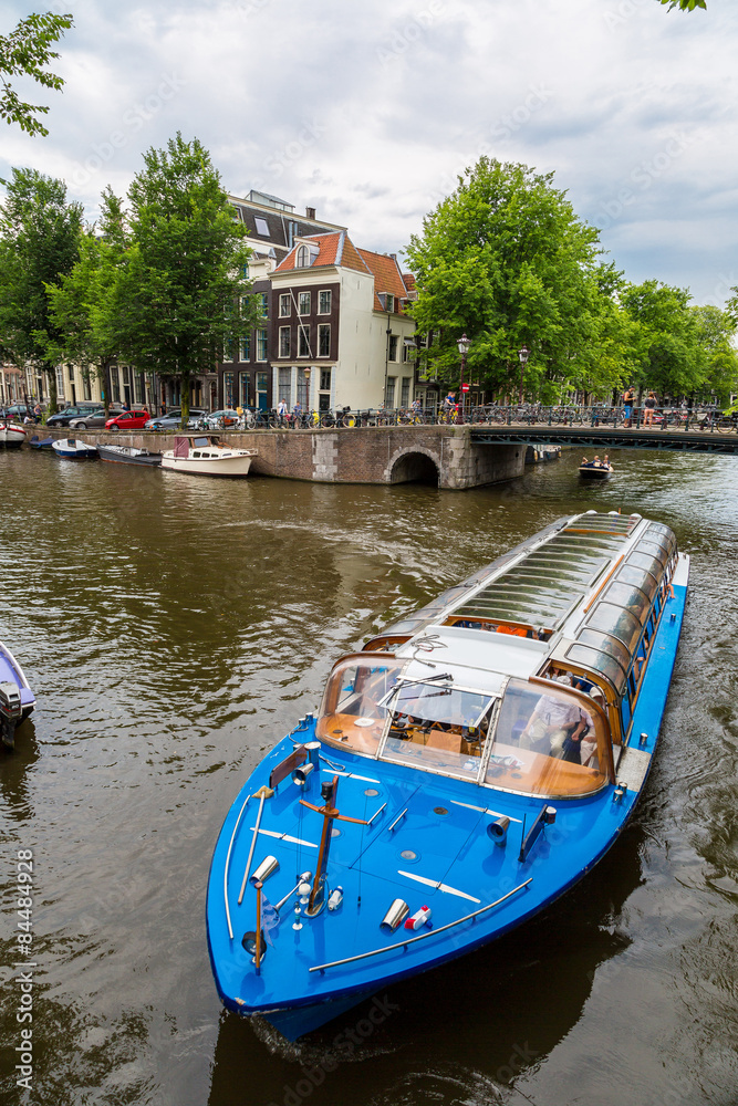 Obraz premium Amsterdam canals and boats, Holland, Netherlands.