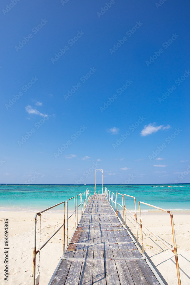 Obraz premium 沖縄のビーチ・ニライビーチ