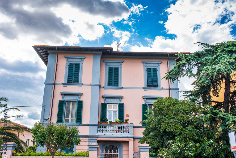 Antica Villa Signorile, ingresso cancello siepe, rosa