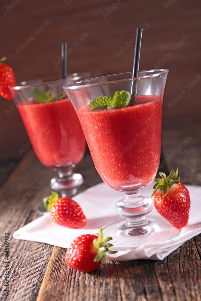 strawberry smoothie