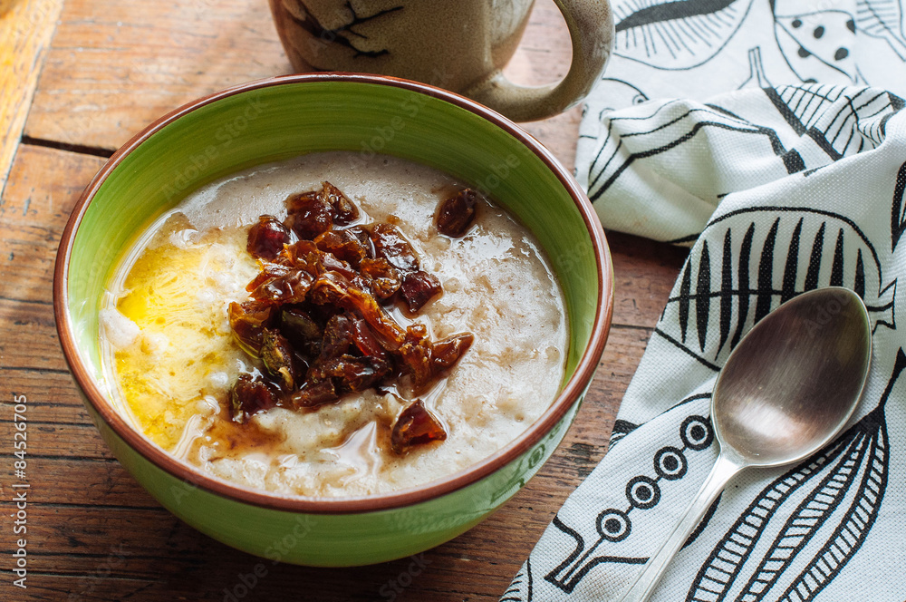 Oatmeal with butter and dates