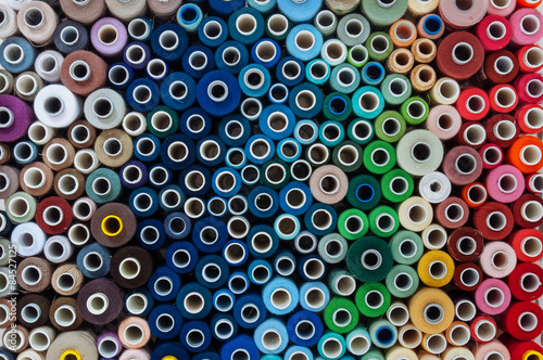 Obraz na płótnie Sewing threads as a multicolored background w salonie