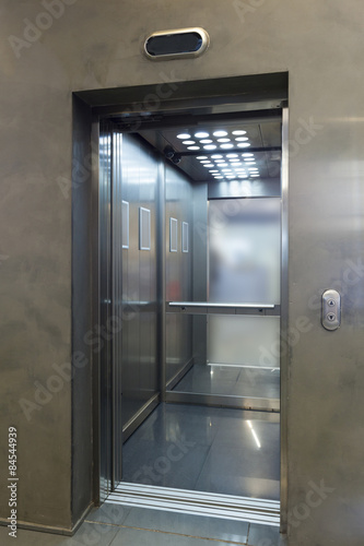 Passenger lift with open door 