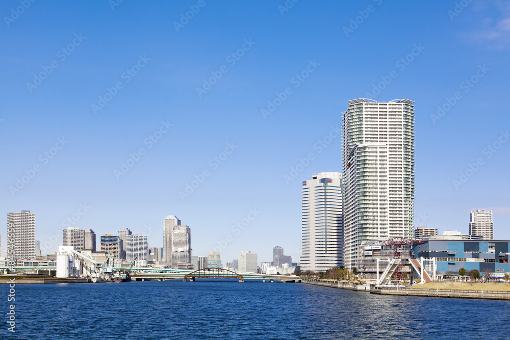 東京都市風景　豊洲エリア　多くの高層ビルとタワーマンション