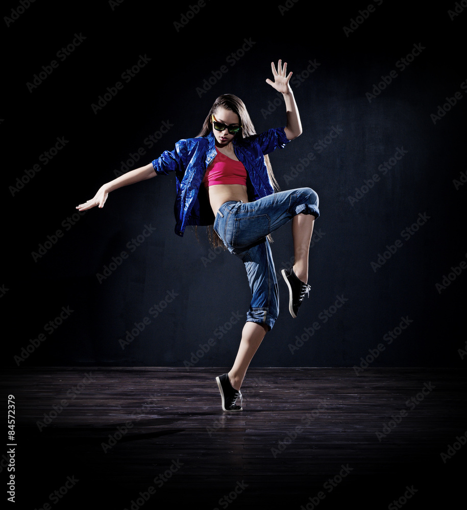 Modern dancer (dark version)