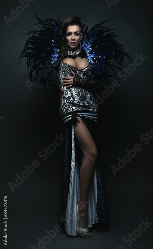 Tableau sur toile showgirl in dress with feathers