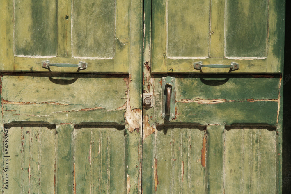 Puerta antigua, cerradura típica de las casas menorquinas Stock Photo |  Adobe Stock
