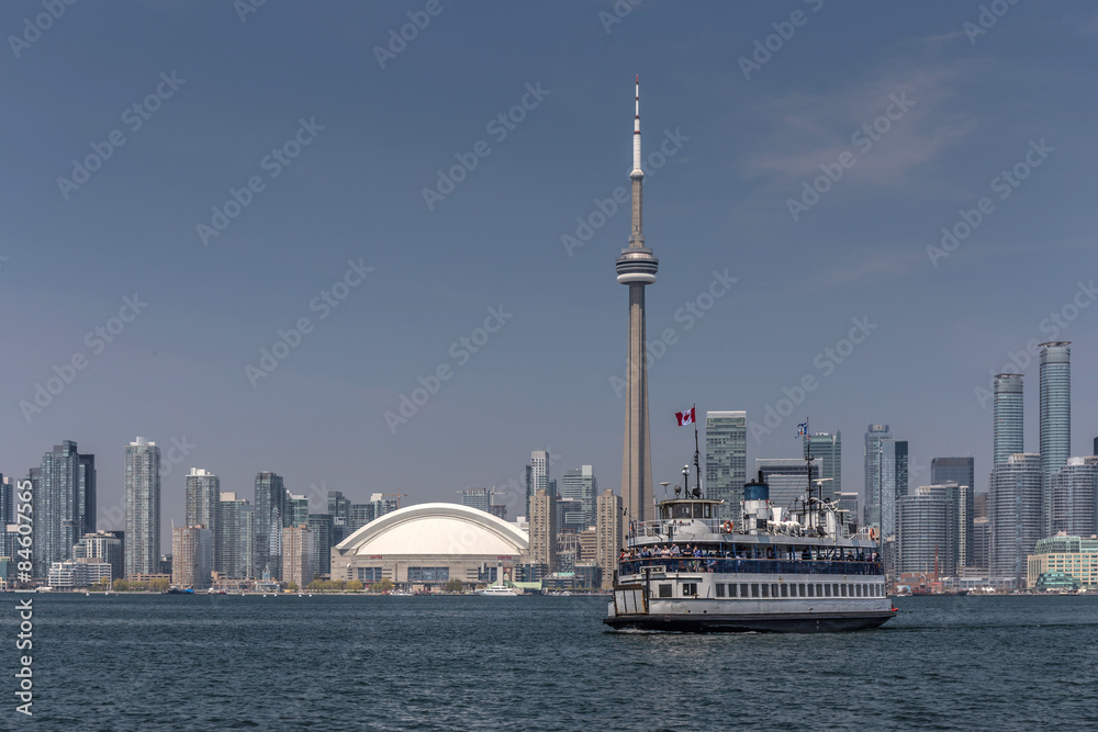 Toronto Skyline mit Fähre im Vordergrund