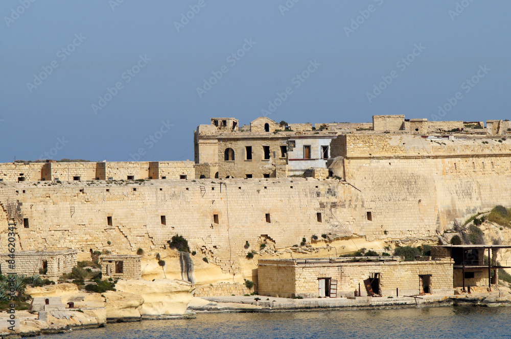 Fort Rikazoli sur la presqu'île de Kalkara Fort Rikazoli sur la presqu'île de Kalkara