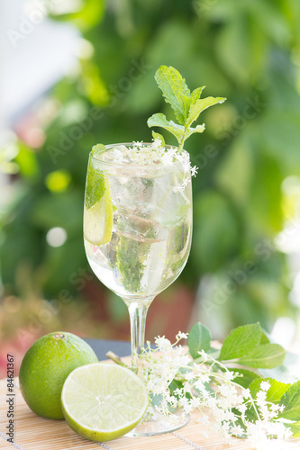 Картината върху платно Hugo Champagne drink with elderflower syrup, mint and lime