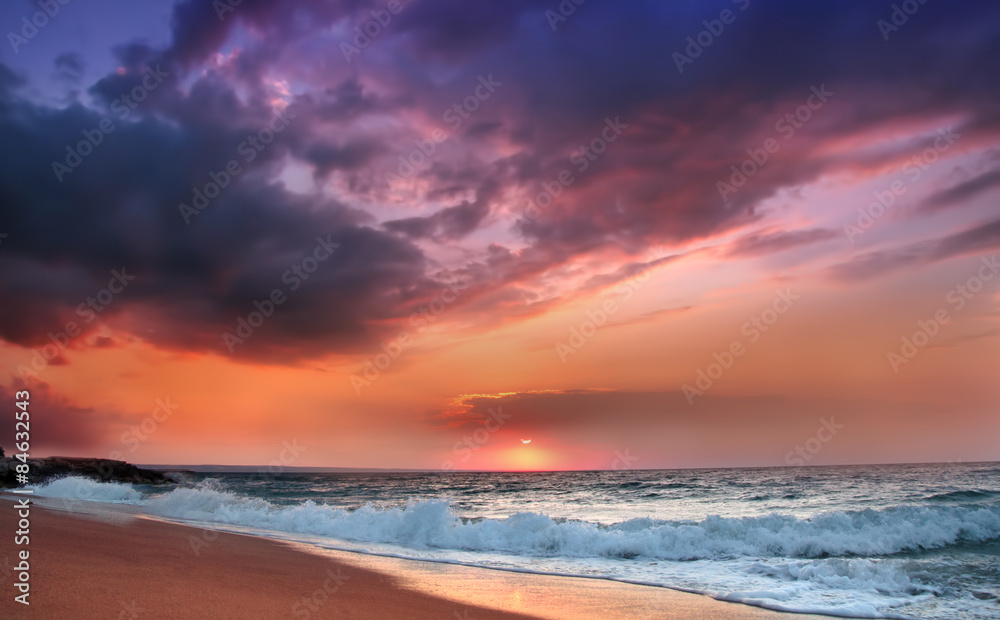 Fototapeta premium Beautiful cloudscape over the sea.