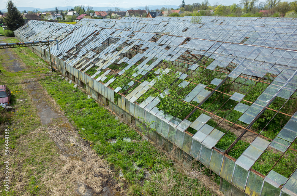 © Stockr - Destroyed greenhouses