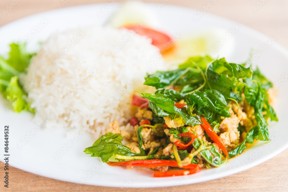 Spicy Fried basil leaf with chicken and rice Spicy Fried basil leaf with chicken and rice