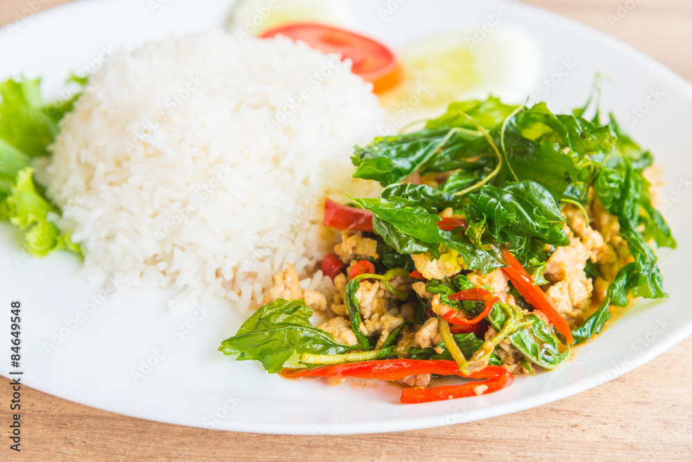 Spicy Fried basil leaf with chicken and rice Spicy Fried basil leaf with chicken and rice