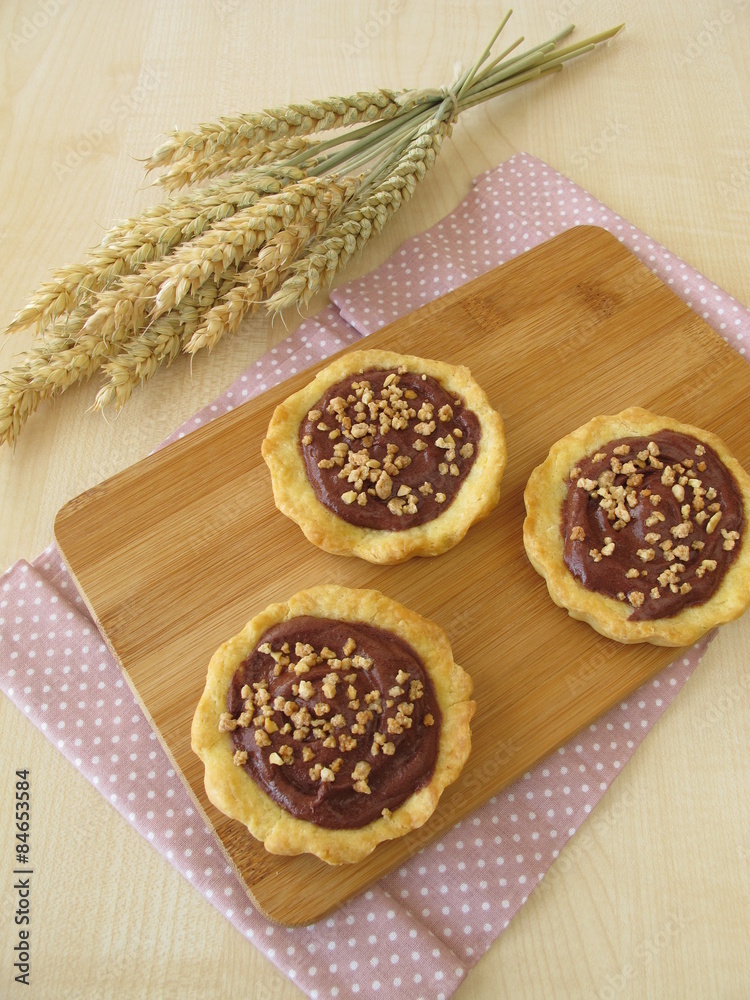Schokoladen Tartelettes mit Mandeln Schokoladen Tartelettes mit Mandeln