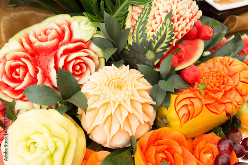Obraz na płótnie fruit carved shape beautiful flowers