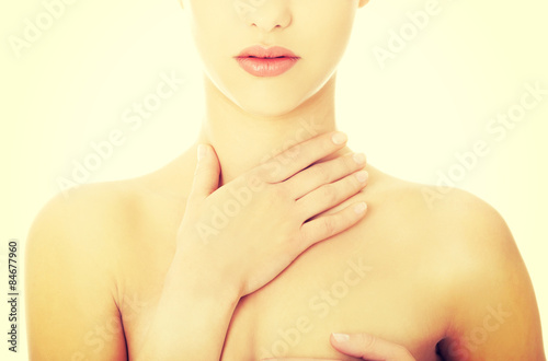 Woman with a throat pain