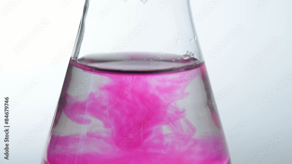 Chemische Reaktion in Erlenmeyerkolben Chemische Reaktion in Erlenmeyerkolben