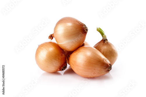 Fototapeta Naklejka Na Ścianę i Meble -  Fresh  onion  isolated on white background