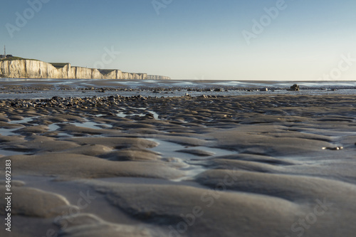 Plage sauvage et falaises