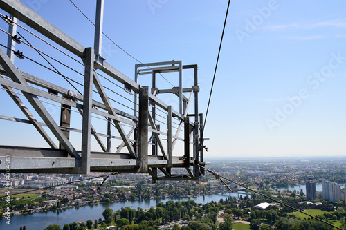 Absprungplattform für Bungeespringen photo