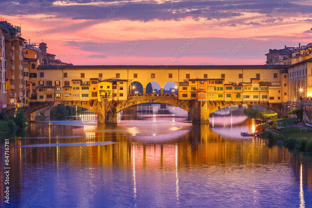 Arno and Ponte Vecchio at sunset, Florence, Italy