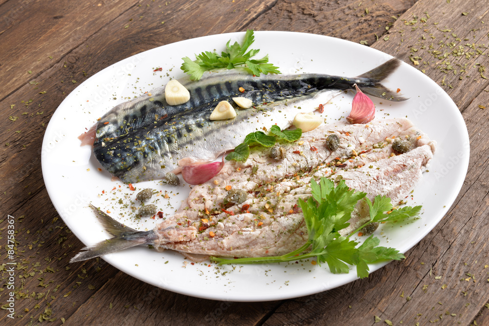 MACKEREL BAKED WITH HERBS