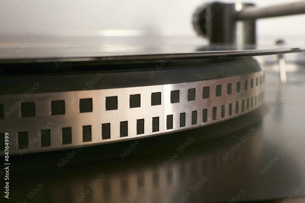 old gramophone turntable with disc old gramophone turntable with disc