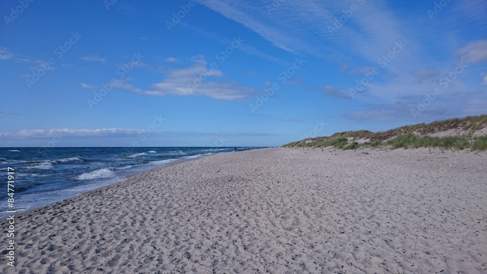 Obraz premium Ostseestrand bei Sonnenschein - Urlaub auf Rügen