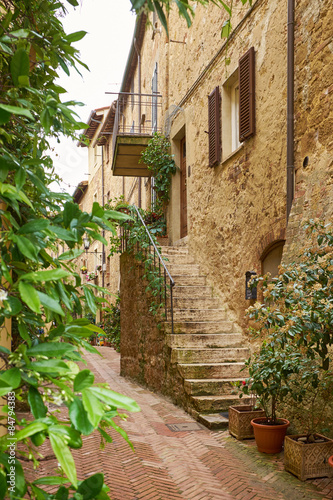 Fototapeta Naklejka Na Ścianę i Meble -  Typical italian narrow street