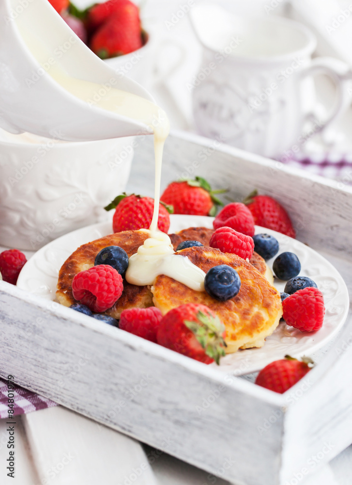 Cheese pancakes with fresh berries Cheese pancakes with fresh berries