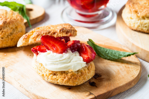 Canvas-taulu Strawberry shortcake with cream