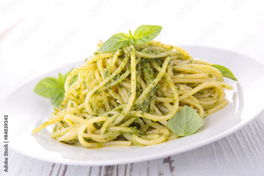 spaghetti,basil and pesto sauce