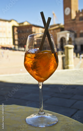 Obraz na płótnie Aperol Spritz w salonie
