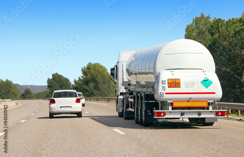 Transport par camion sur autoroute
