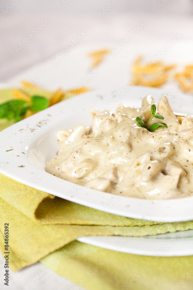 Penne with parmesan cheese sauce