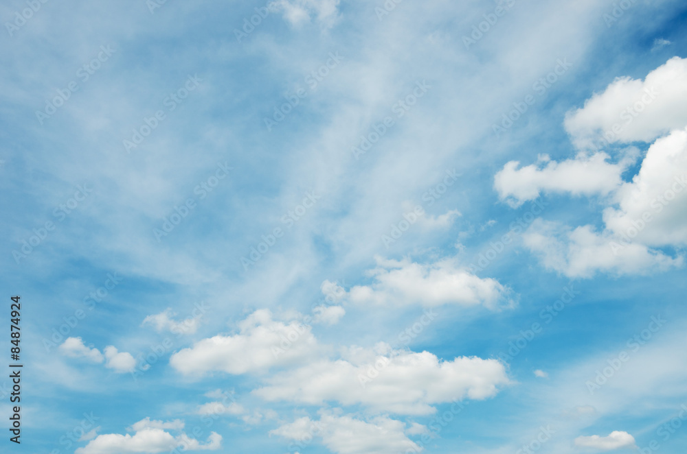 Obraz premium blue sky background with white clouds