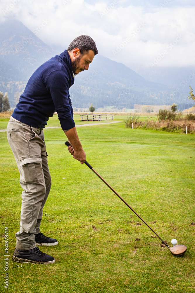 Fototapeta premium Golfer ready to hit
