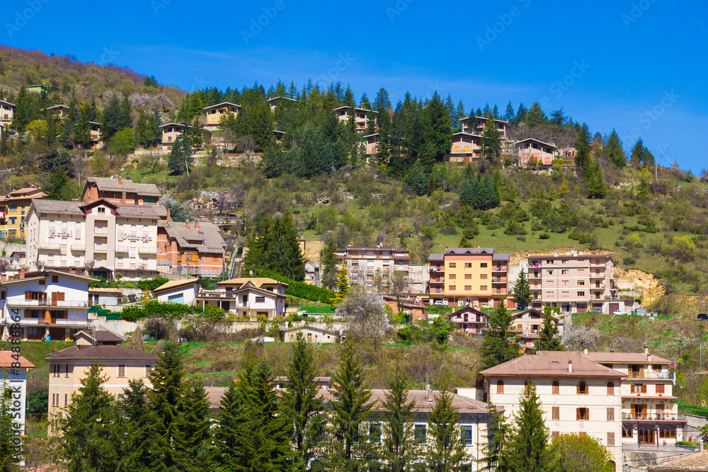 Immagine del piccolo paese di Scanno in Abruzzo
