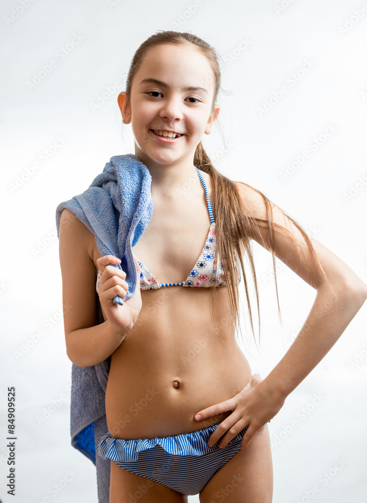 Young Teen Girl Bikini Swimwear Posing Foto stock 214572127