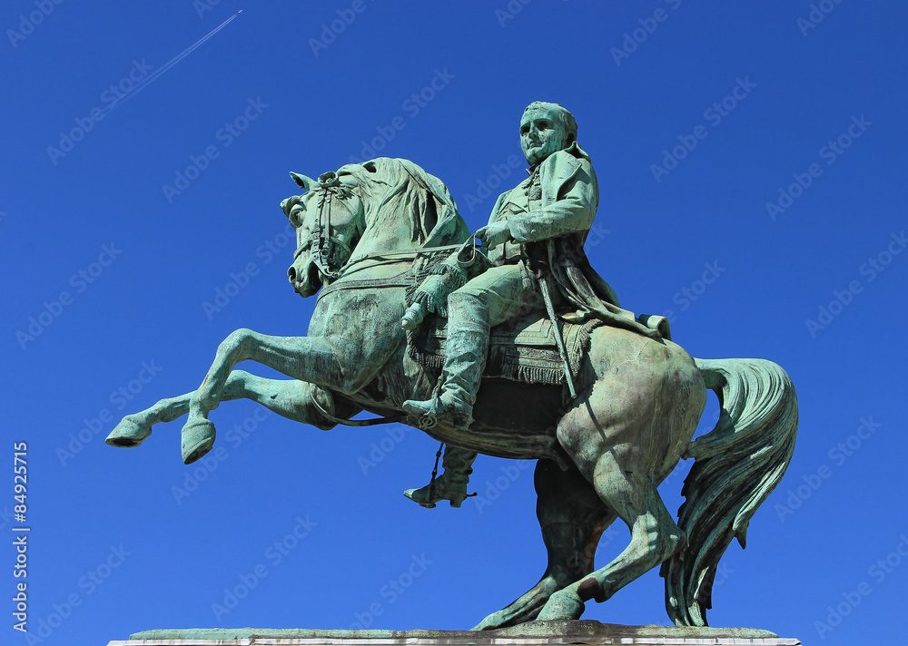Statue équestre de Napoléon 1er sur la place de l'Hôtel de Ville à Rouen